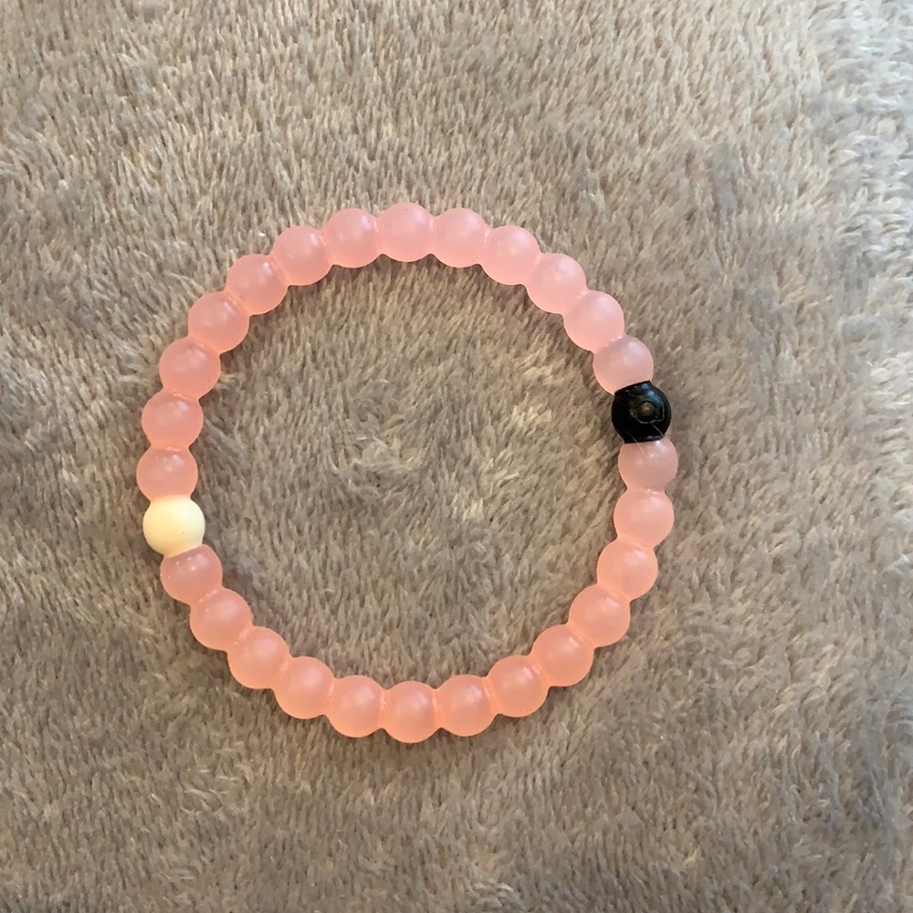 Pink lokai